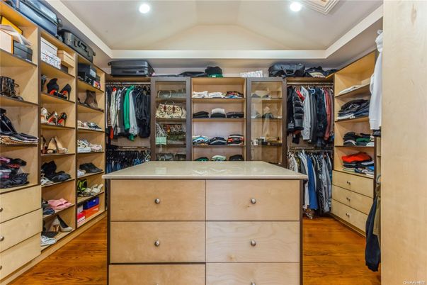 Interior, Recessed Lighting, Walk-in Closets, Wood Texture Flooring