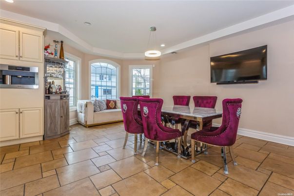 Dining room, Interior, Living room, Pendant Lights, Recessed Lighting