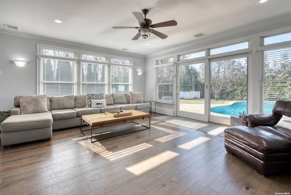 Interior, Living room, Recessed Lighting, Sun Room, Wood Texture Flooring