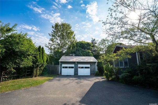 Detached Garage, Exterior