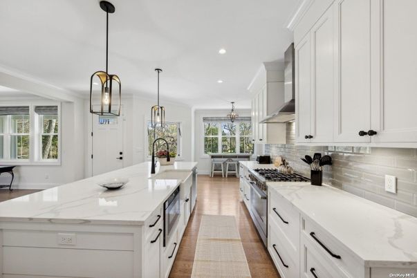 Dining room, Interior, Kitchen, Pendant Lights, Recessed Lighting, Wood Texture Flooring