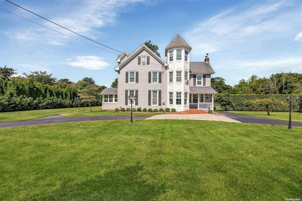 Attached, Backyard, Exterior, Facade, Queen Anne Victorian