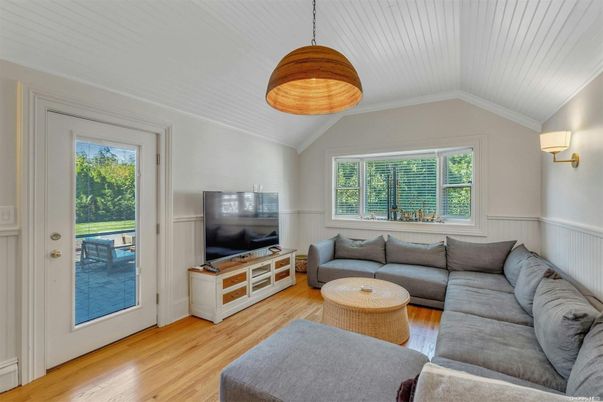 Interior, Living room, Pendant Lights, Wood Texture Flooring
