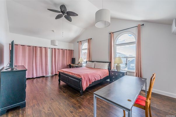 Bedroom, Interior, Pendant Lights, Wood Texture Flooring