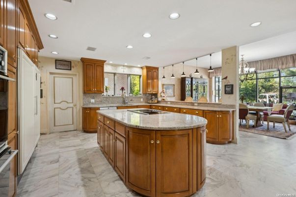 Chandelier, Dining room, Interior, Kitchen, Living room, Marble, Pendant Lights, Recessed Lighting, Stainless Steel Appliances