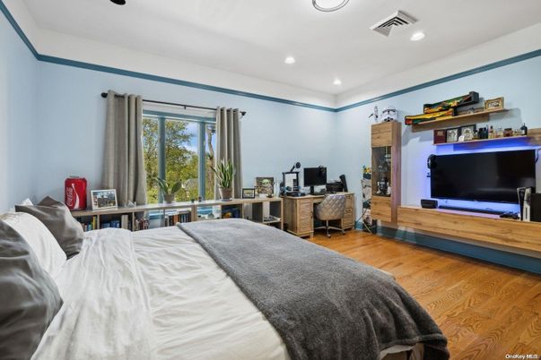 Bedroom, Home Office, Interior, Recessed Lighting, Wood Texture Flooring