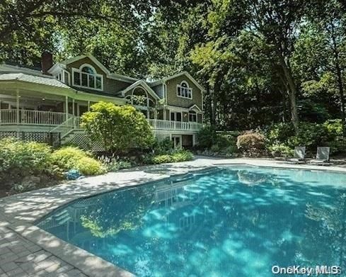 Exterior, Pool