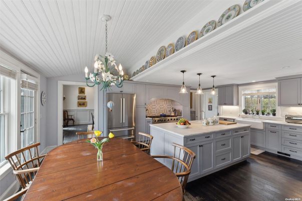 Chandelier, Dining room, Interior, Kitchen, Pendant Lights, Stainless Steel Appliances, Wood Texture Flooring