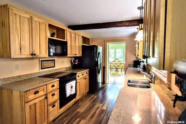 Dining room, Interior, Kitchen, Pendant Lights, Recessed Lighting, Wooden Beams, Wood Texture Flooring