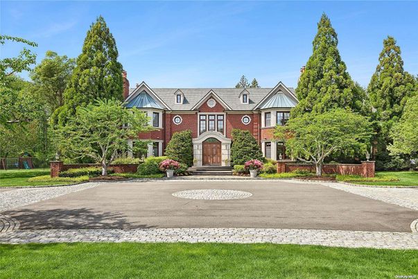 Exterior, Facade, Brick Facade, Queen Anne Victorian
