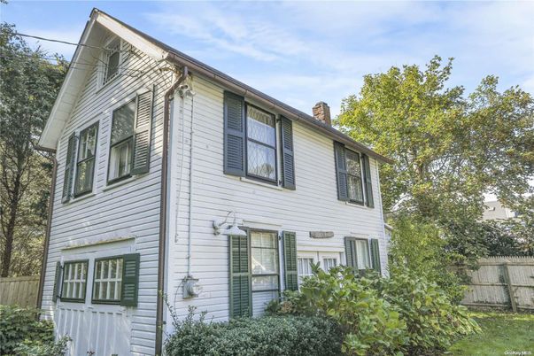 Exterior, Facade, Rowhouse