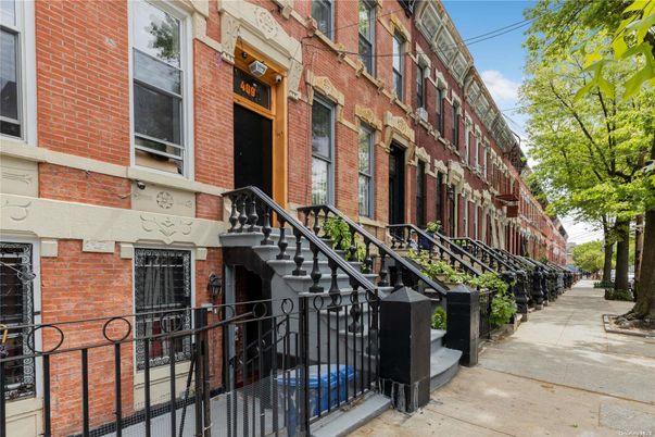 Exterior, Facade, Brick Facade, Rowhouse