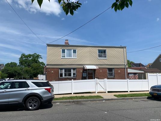 Exterior, Facade, Brick Facade, Cape Cod