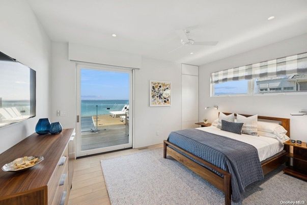 Bedroom, Interior, Recessed Lighting, Water, Wood Texture Flooring