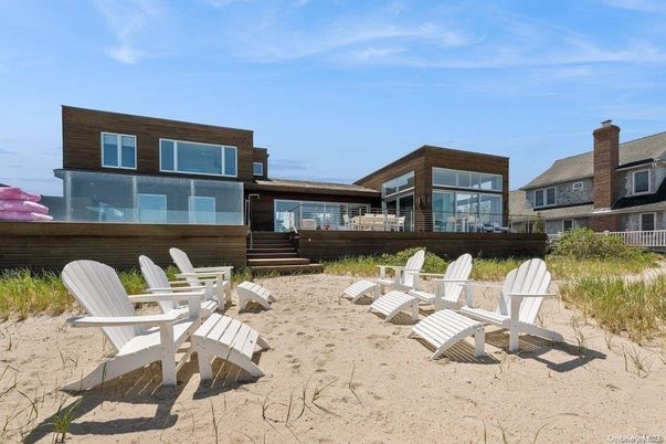 Backyard, Exterior, Facade, Modern