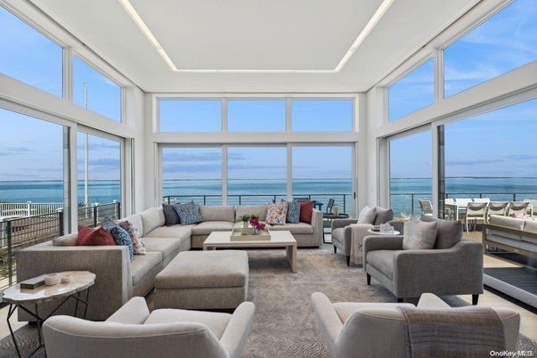 Interior, Living room, Water