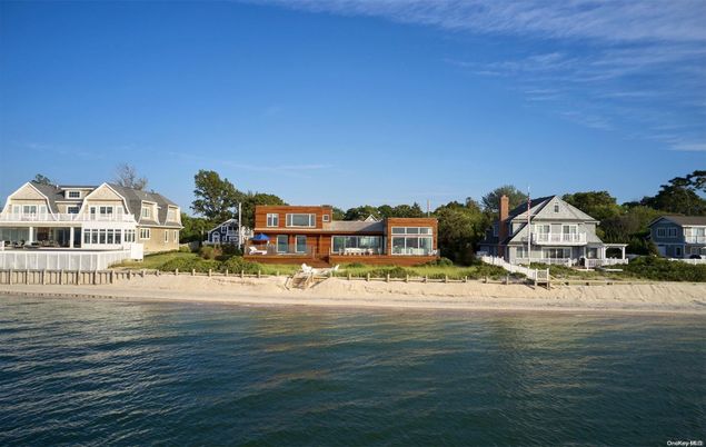 Exterior, Lake