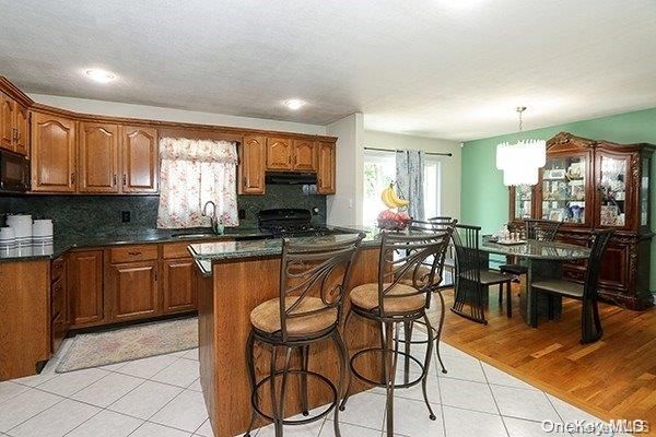Chandelier, Dining room, Interior, Kitchen, Recessed Lighting, Wood Texture Flooring