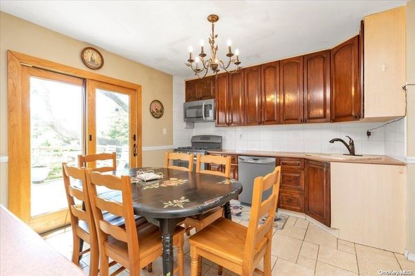 Chandelier, Dining room, Interior, Kitchen