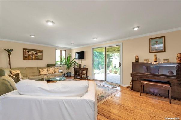 Interior, Living room, Piano, Recessed Lighting, Wood Texture Flooring