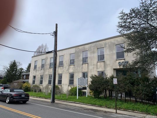 Exterior, Facade, Condo Building