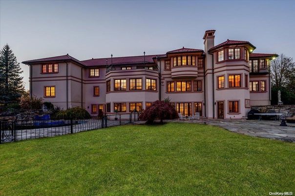 Backyard, Exterior, Facade, Mediterranean