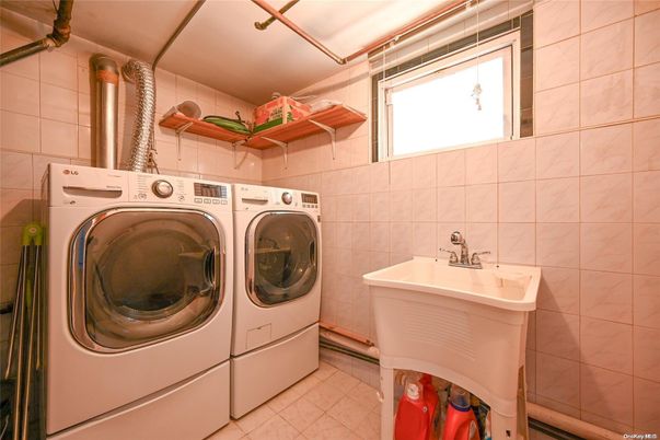 Bathroom, Interior, Utility Closets, Washer