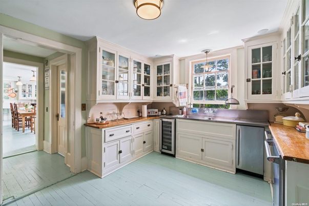 Dining room, Interior, Kitchen, Pendant Lights, Wood Texture Flooring