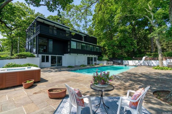 Exterior, Hot Tub, Pool