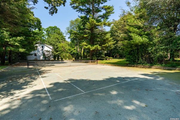 Exterior, Tennis Courts