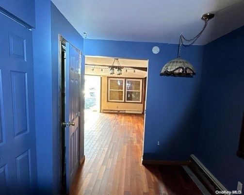 Interior, Pendant Lights, Wood Texture Flooring