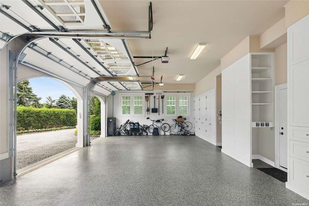 Garage, Interior