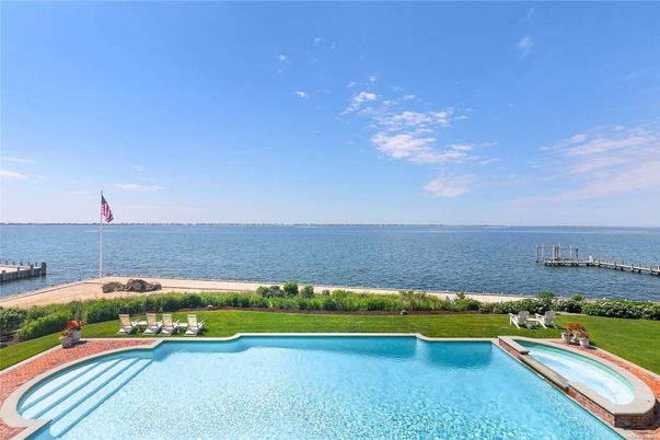 Exterior, Lake, Pool, Water