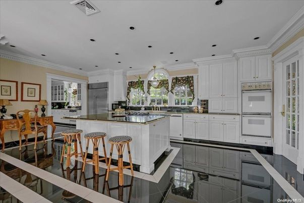 Dining room, Interior, Kitchen, Recessed Lighting, Stainless Steel Appliances