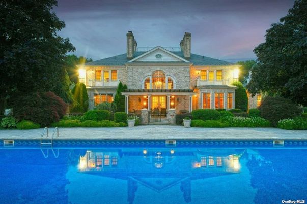 Exterior, Facade, Brick Facade, Pool, French Provincial