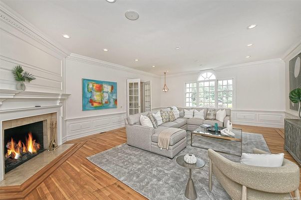 Fireplace, Interior, Living room, Pendant Lights, Recessed Lighting, Wood Texture Flooring