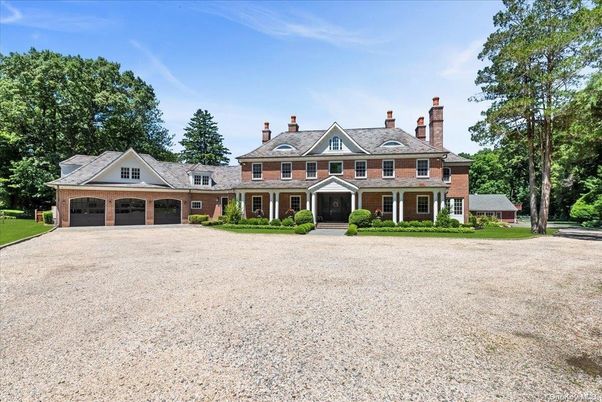 Attached, Backyard, Exterior, Facade, Brick Facade, Georgian