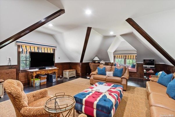 Interior, Living room, Recessed Lighting, Wooden Beams, Wood Texture Flooring