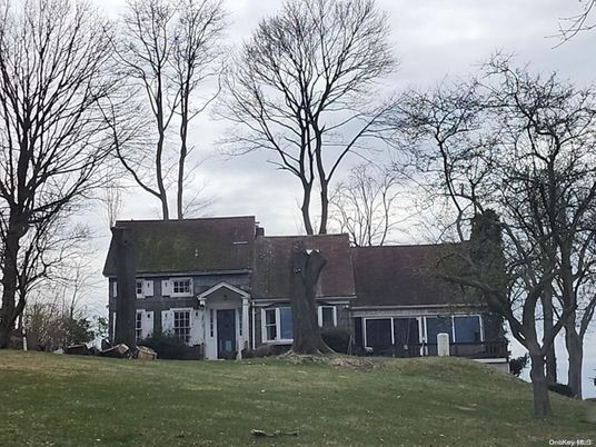Backyard, Exterior, Facade, Cape Cod