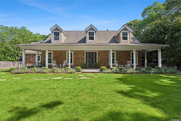 Exterior, Facade, Cape Cod