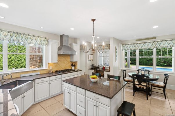 Chandelier, Dining room, Interior, Kitchen, Recessed Lighting, Stainless Steel Appliances