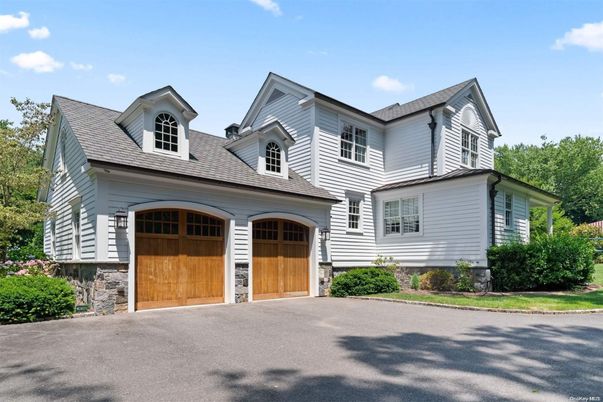 Attached, Exterior, Facade, Farmhouse
