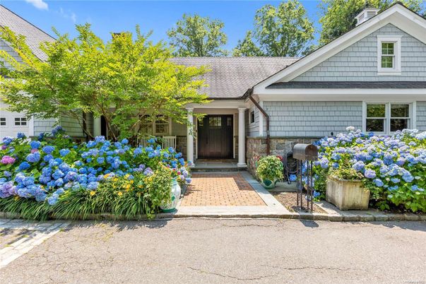 Exterior, Facade, Cape Cod