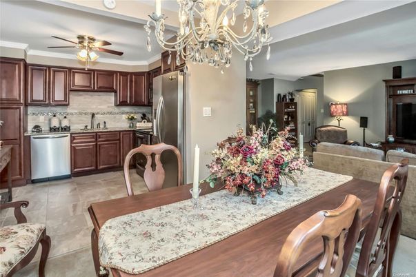 Chandelier, Dining room, Interior, Kitchen, Stainless Steel Appliances