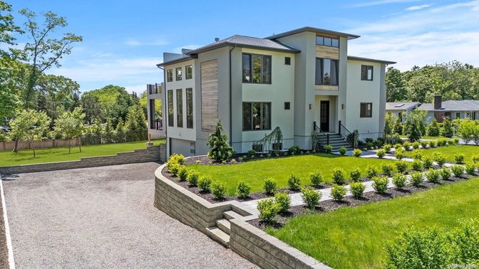 Backyard, Exterior, Facade, French Provincial