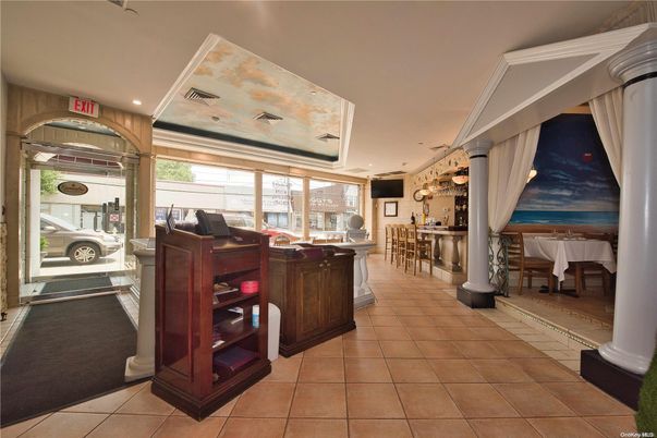 Dining room, Interior, Recessed Lighting