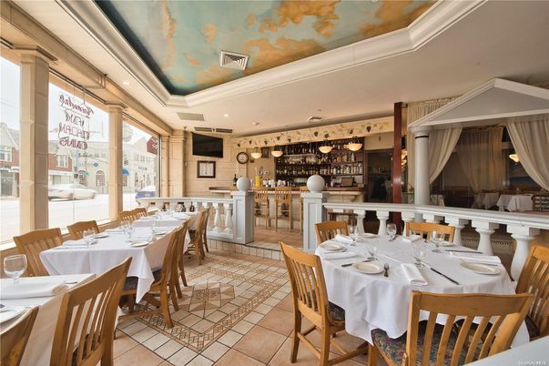 Dining room, Interior, Recessed Lighting