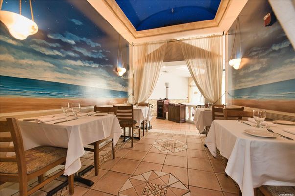 Dining room, Interior, Pendant Lights, Water