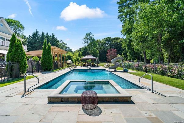 Exterior, Playground, Pool