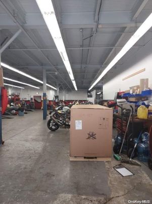 Garage, Interior, Recessed Lighting